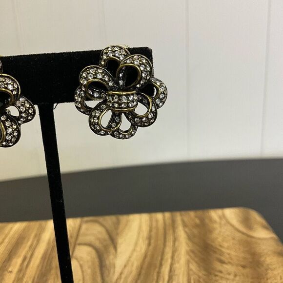 Vintage Heidi Daus Silver Rhinestone Embellised Rattan Bow Clip Earrings Stateme - Picture 3 of 5